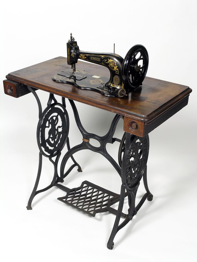 antique singer treadle sewing machine