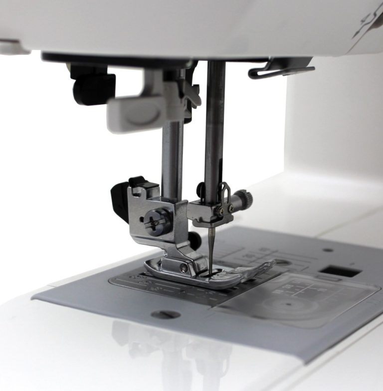 Janome 2030QDCB Sewing Machine Review Still Good in 2023?